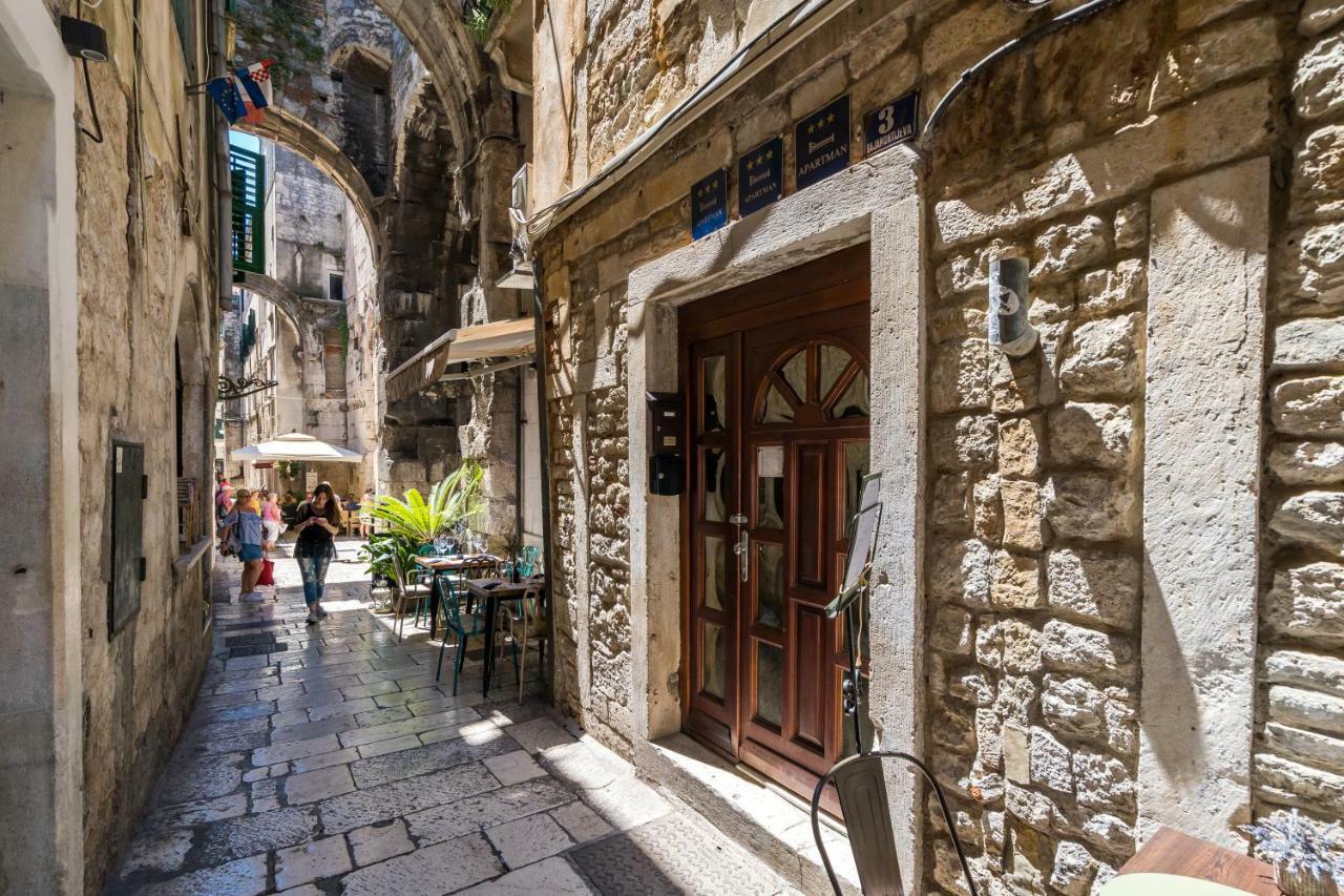 Rooftop City View Apartment In The Palace Walls Split Kültér fotó